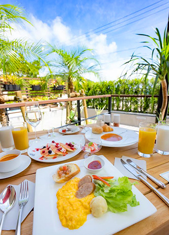 写真：レストランのお料理一例